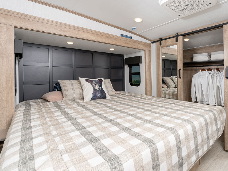 New Keystone RV Arcadia Fifth Wheel master bedroom